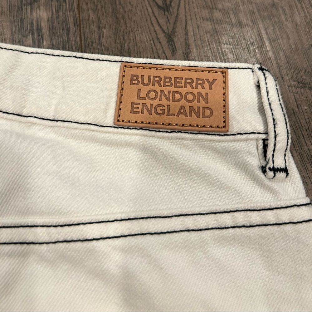Burberry Straight Fit Topstitched Washed Jeans , Size: 25，White - Picture 4 of 9